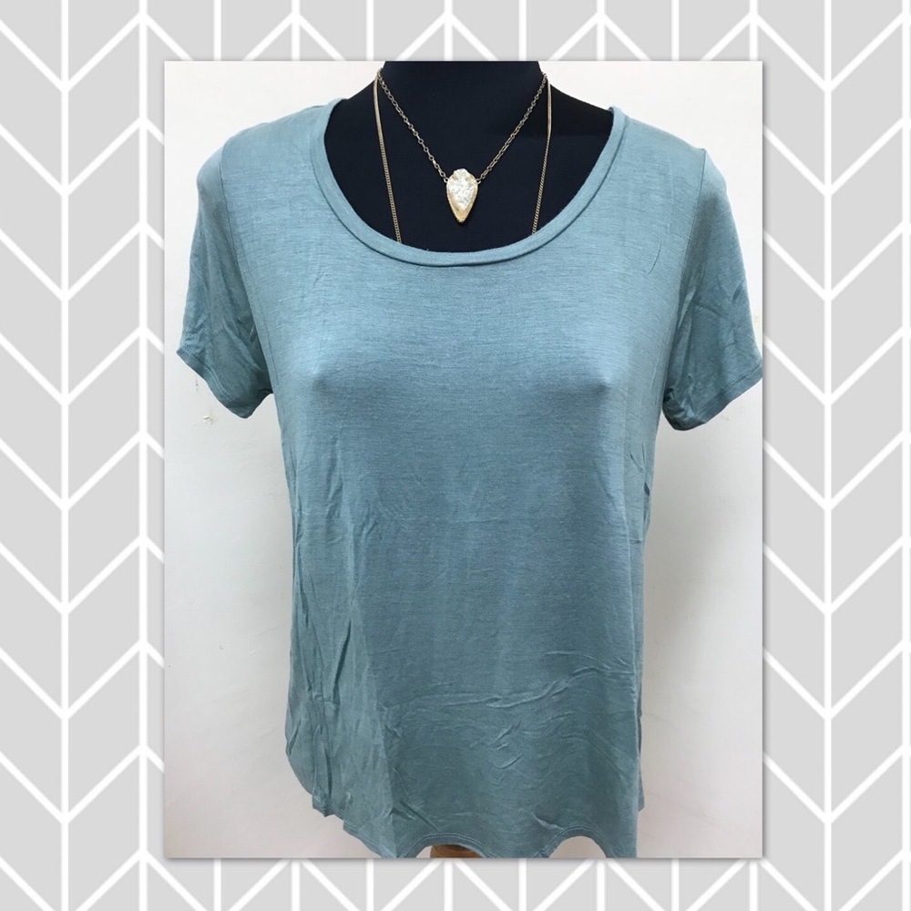 Teal/sage scoop neck tee